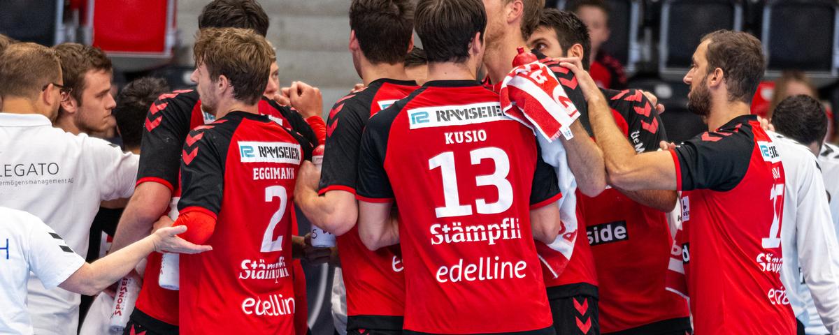 Handballspieler während eines Spiels